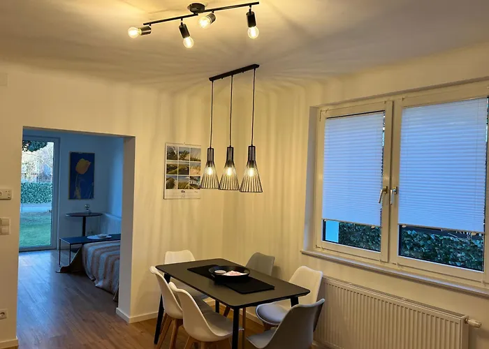 In In Perfect Situaton Near Vic And Donau Park With Pool And Private Garden Sleeps 4 With 2 Bedrooms, Kitchen And Livingroom And Bath And Private Parking Villa