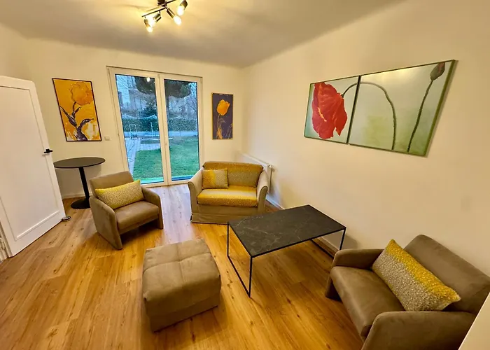 In In Perfect Situaton Near Vic And Donau Park With Pool And Private Garden Sleeps 4 With 2 Bedrooms, Kitchen And Livingroom And Bath And Private Parking Villa *