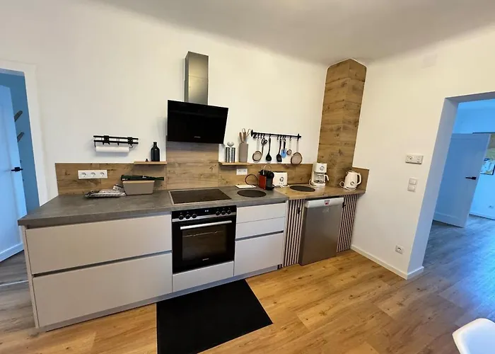 In In Perfect Situaton Near Vic And Donau Park With Pool And Private Garden Sleeps 4 With 2 Bedrooms, Kitchen And Livingroom And Bath And Private Parking *