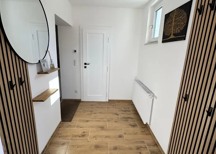 In In Perfect Situaton Near Vic And Donau Park With Pool And Private Garden Sleeps 4 With 2 Bedrooms, Kitchen And Livingroom And Bath And Private Parking