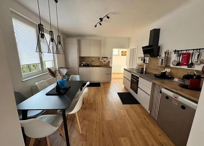 Villa In In Perfect Situaton Near Vic And Donau Park With Pool And Private Garden Sleeps 4 With 2 Bedrooms, Kitchen And Livingroom And Bath And Private Parking