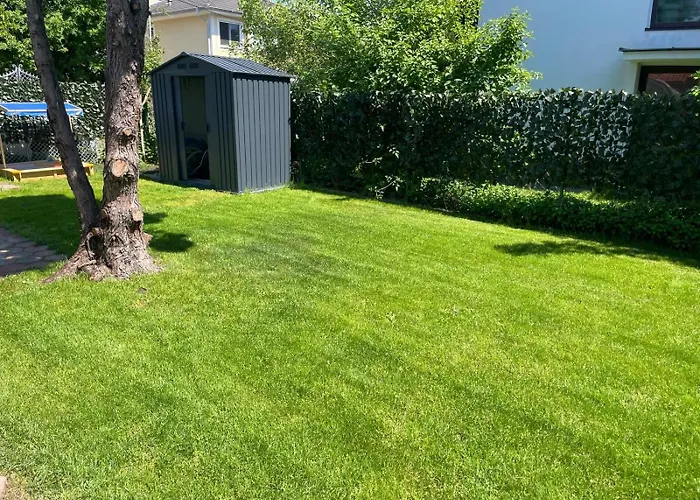 Villa In In Perfect Situaton Near Vic And Donau Park With Pool And Private Garden Sleeps 4 With 2 Bedrooms, Kitchen And Livingroom And Bath And Private Parking Bécs