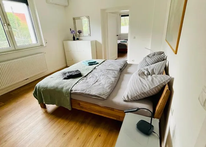 In In Perfect Situaton Near Vic And Donau Park With Pool And Private Garden Sleeps 4 With 2 Bedrooms, Kitchen And Livingroom And Bath And Private Parking Villa Bécs